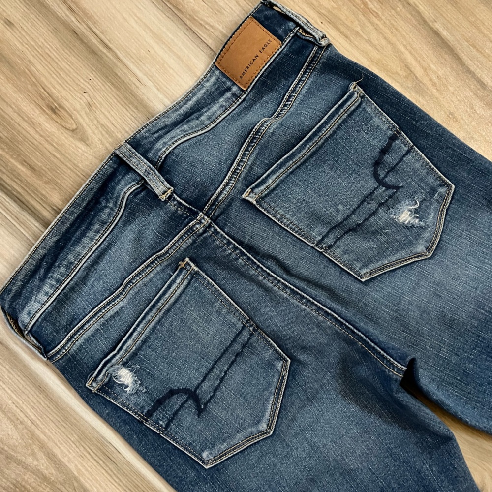 American Eagle Ne(X)t Level Jegging in distressed blue